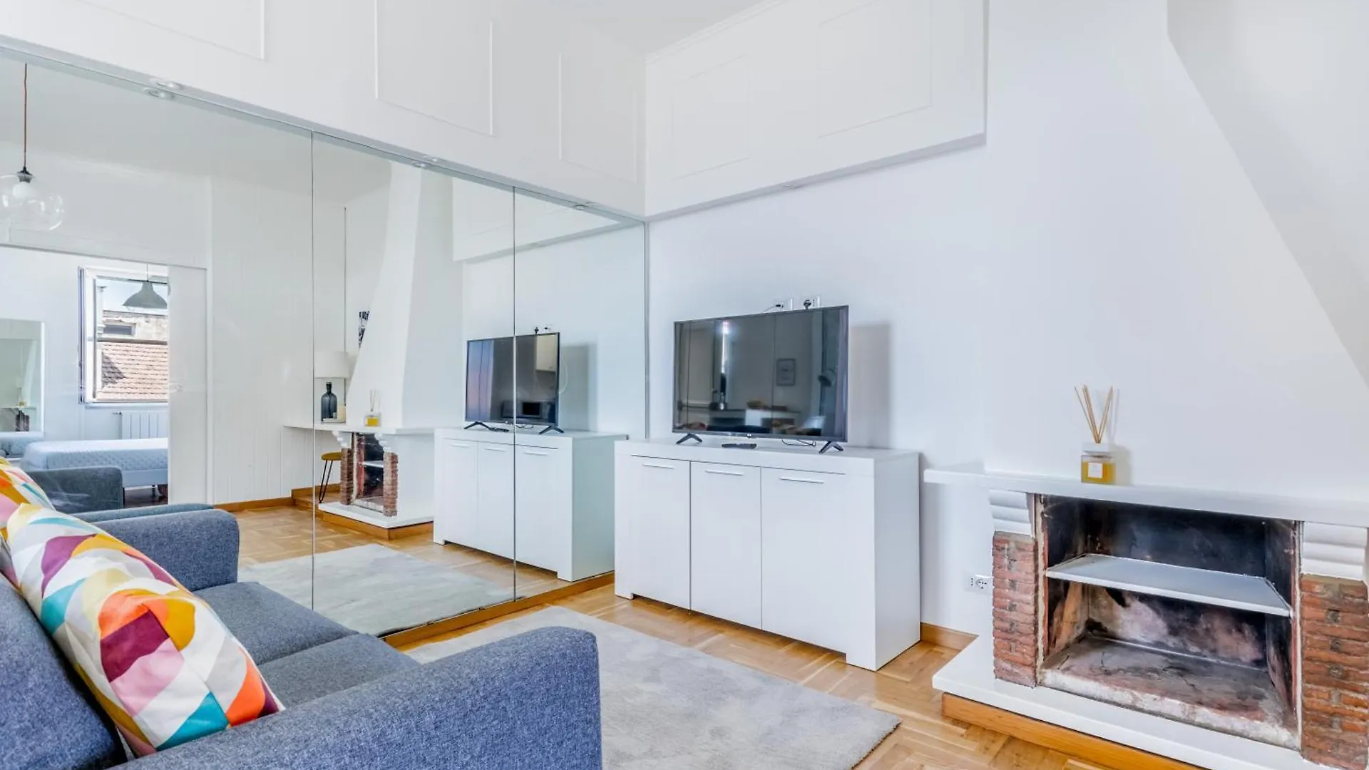 Attico Nel Cuore Di Roma Con Box Privato Per Auto Apartament Rzym