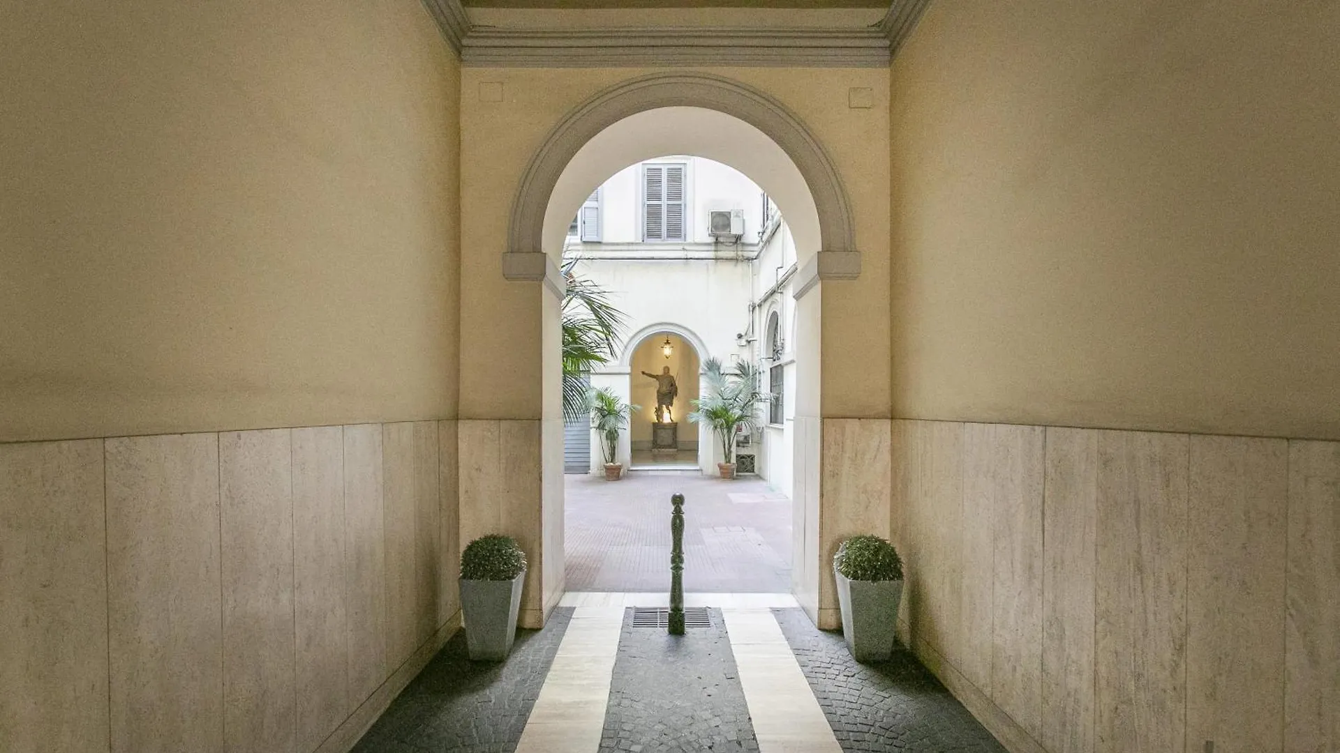 Attico Nel Cuore Di Roma Con Box Privato Per Auto Appartamento