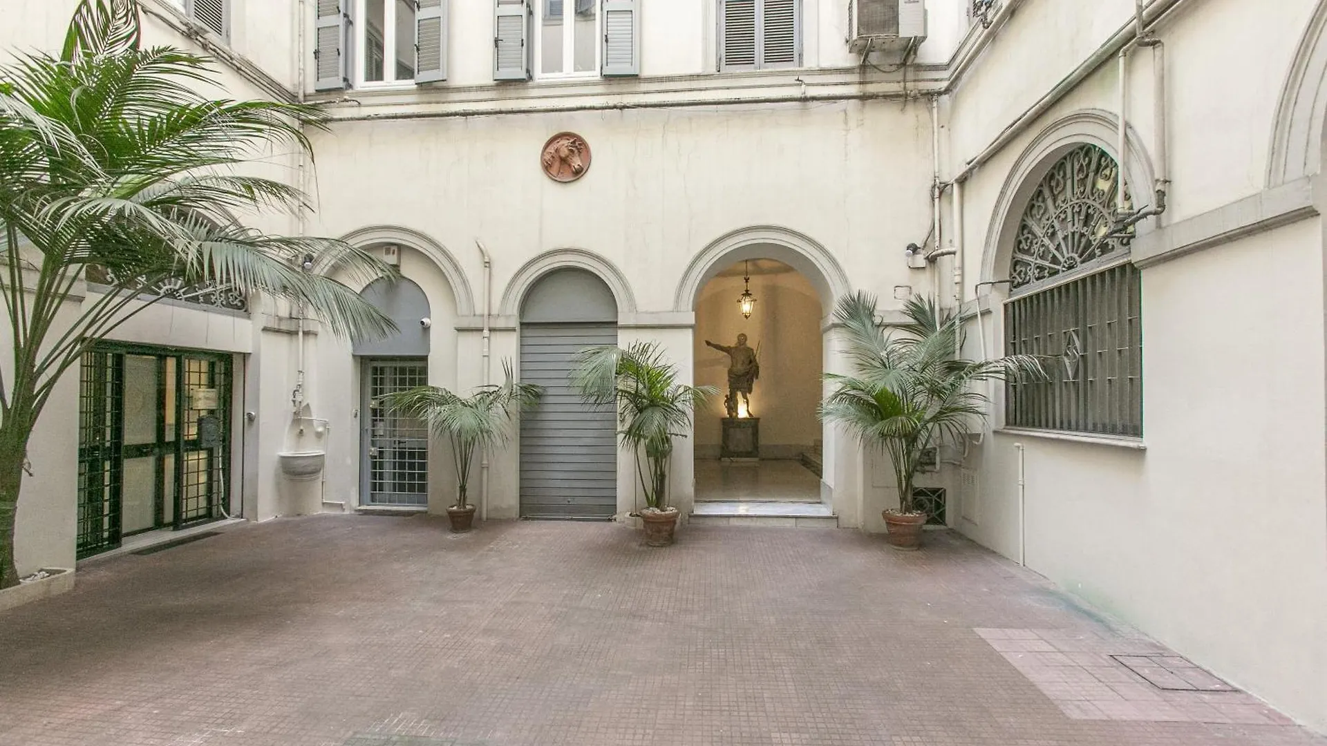 Attico Nel Cuore Di Roma Con Box Privato Per Auto Apartment Rom