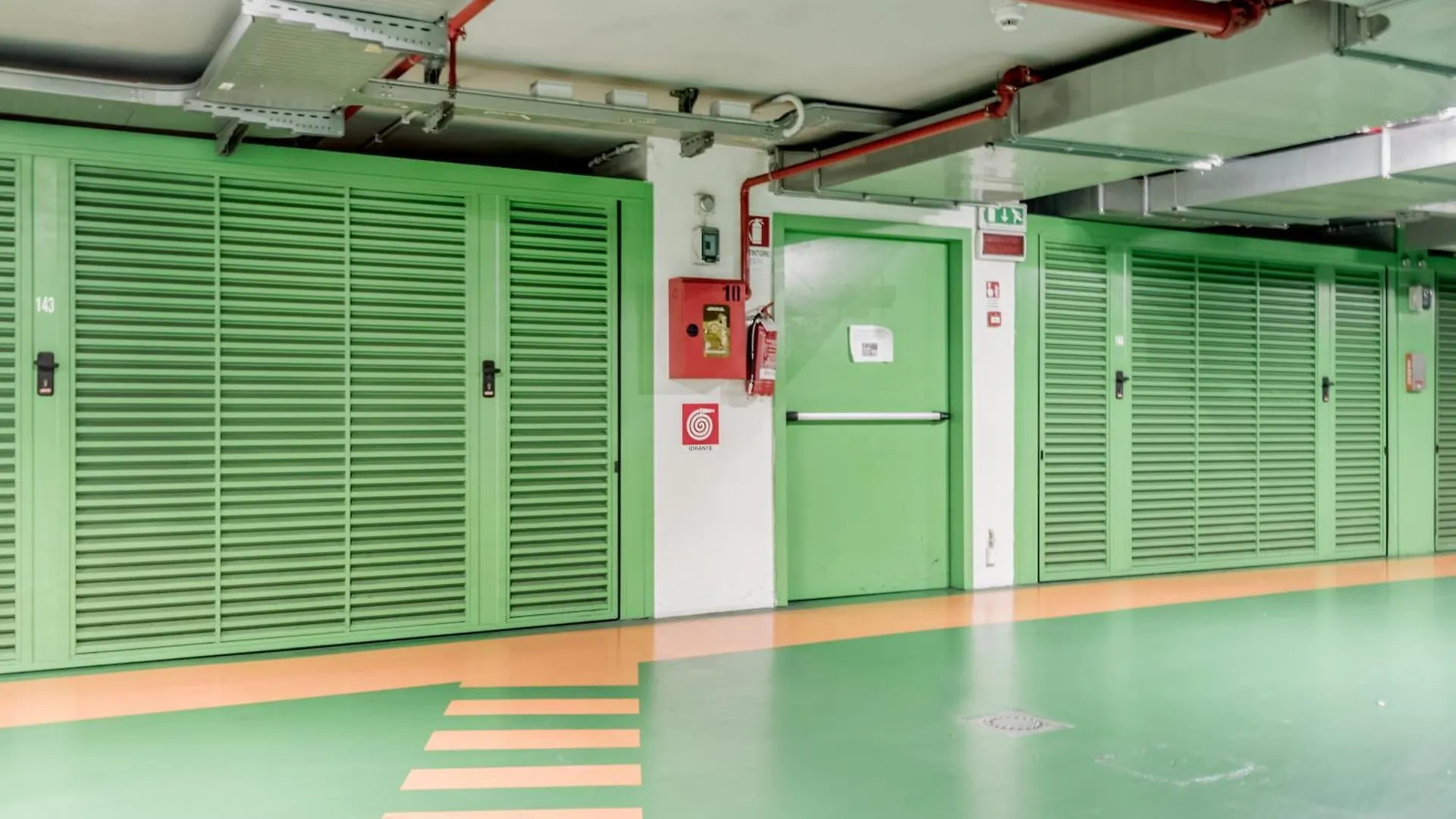 Attico Nel Cuore Di Roma Con Box Privato Per Auto 0*, Rome Italy