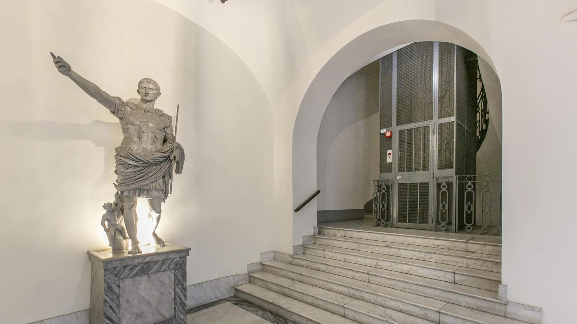 Apartment Attico Nel Cuore Di Roma Con Box Privato Per Auto Italy