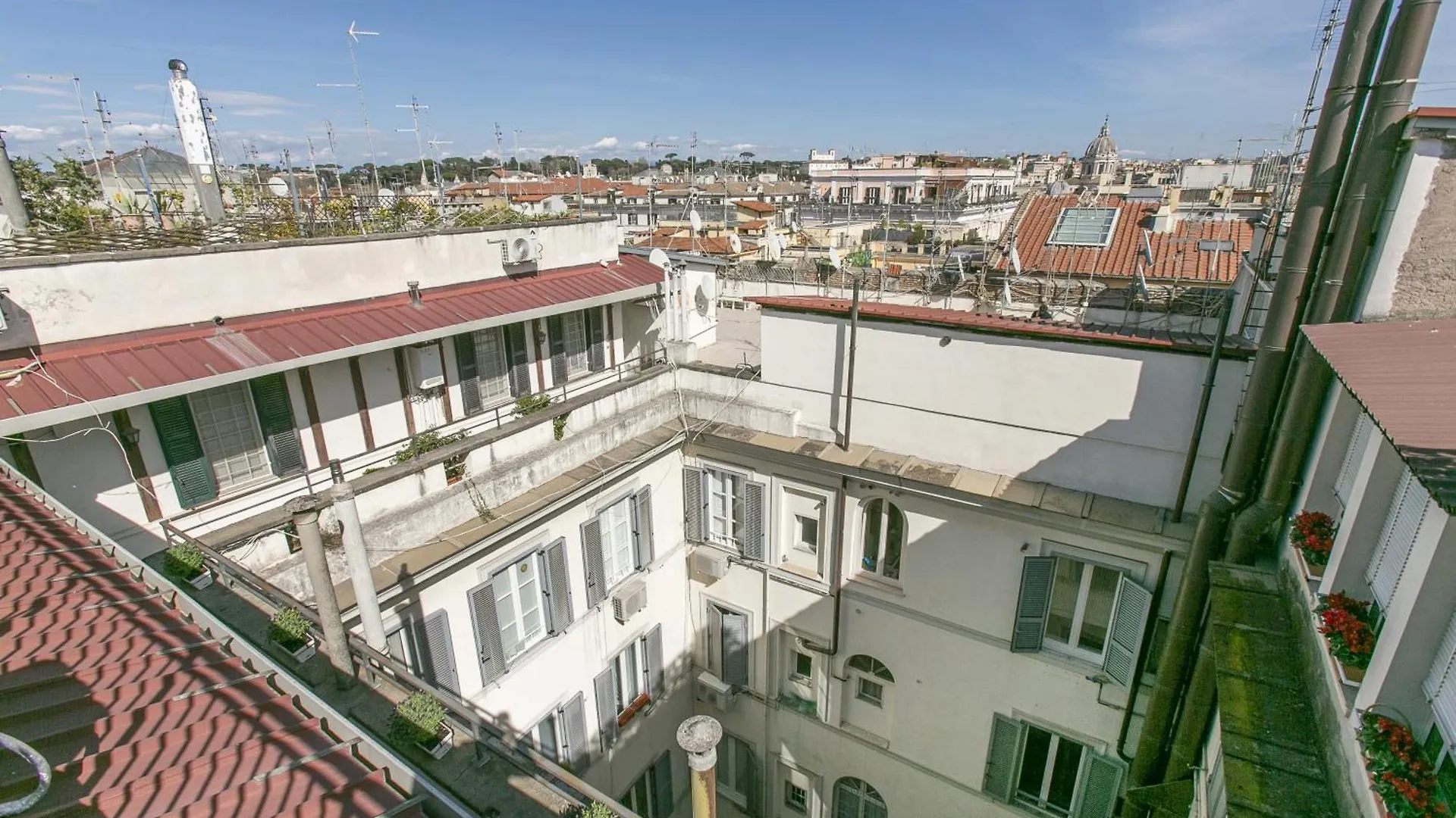 Apartment Attico Nel Cuore Di Roma Con Box Privato Per Auto